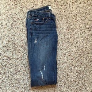 Hollister super skinny jeans  size 3R.  W26 L31